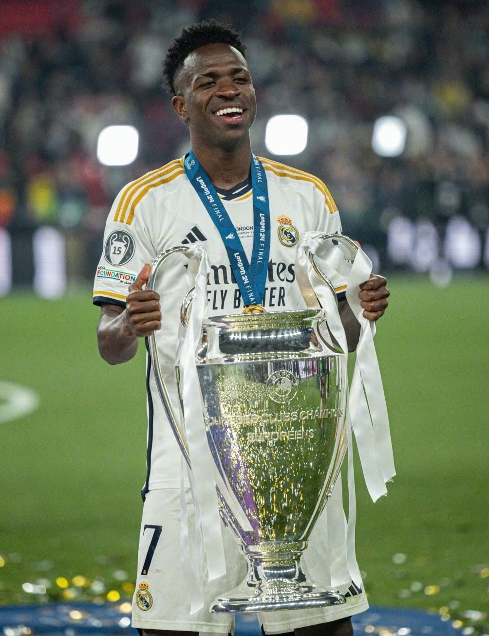 维尼修斯·儒尼奥尔(图4)