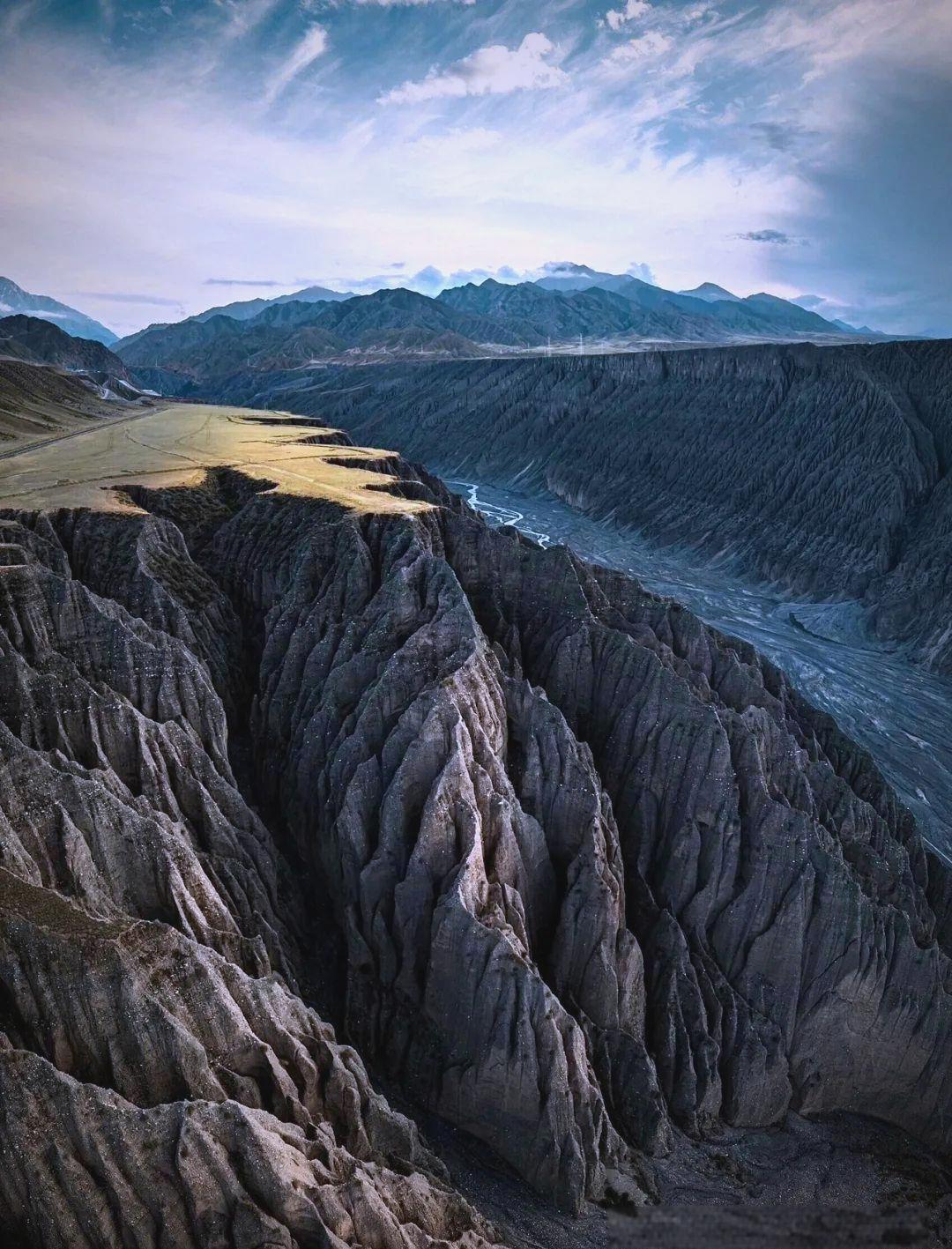 独山子大峡谷(图2)