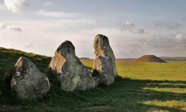 西尔布利山(图2) 西尔布利山(图2)