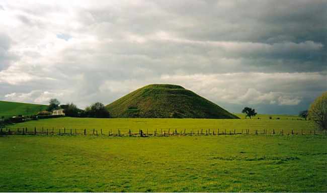 西尔布利山(图4) 西尔布利山(图4)