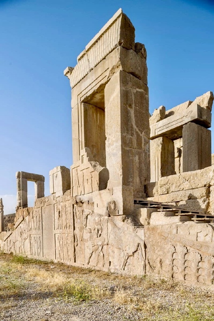 波斯波利斯(图5)