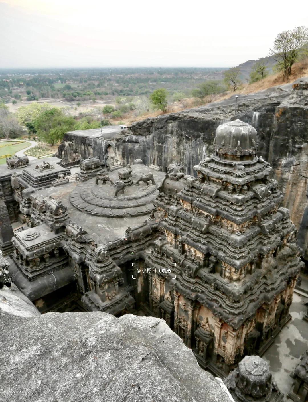 埃洛拉石窟(图1)