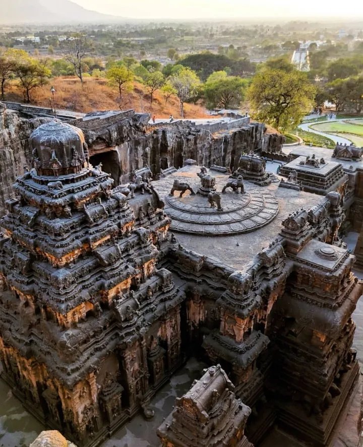 埃洛拉石窟(图2)