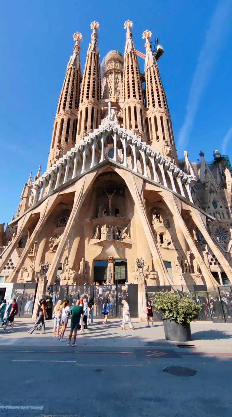 圣家族大教堂(图1)