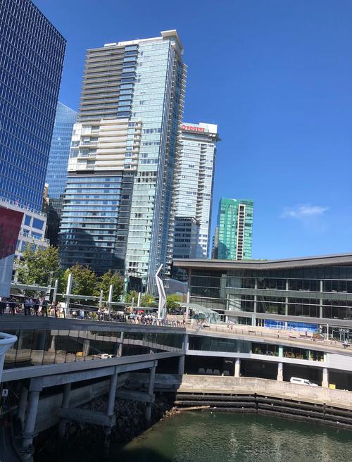 加拿大广场(图2) 加拿大广场(图2)