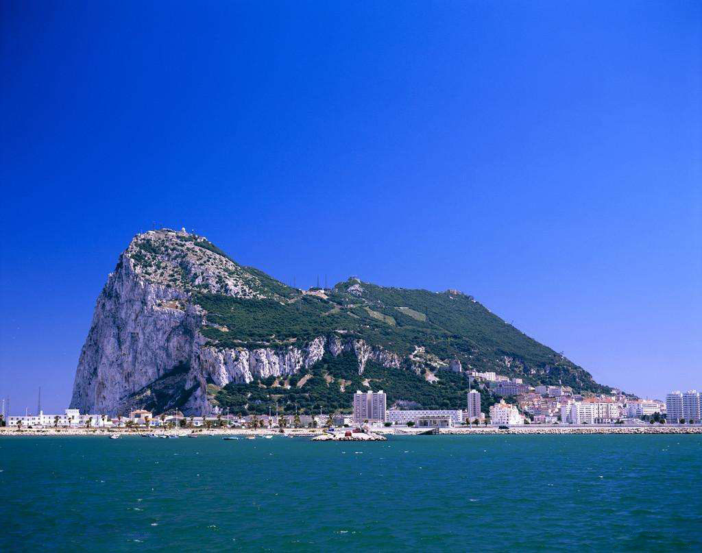 直布罗陀岩山(图1) 直布罗陀岩山(图1)